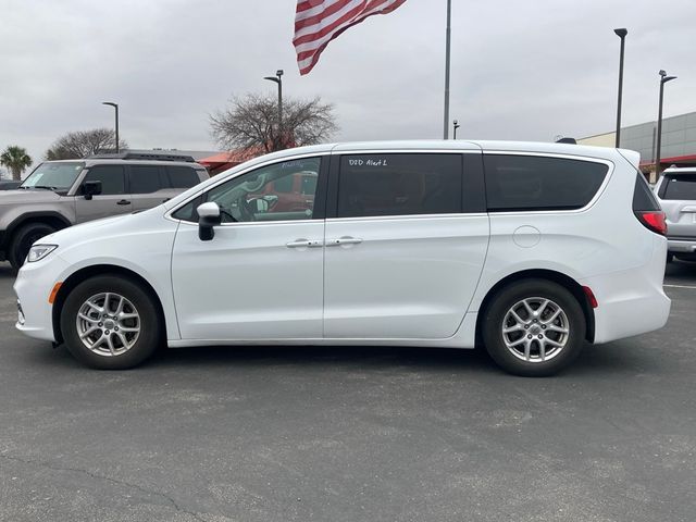 2023 Chrysler Pacifica Touring-L