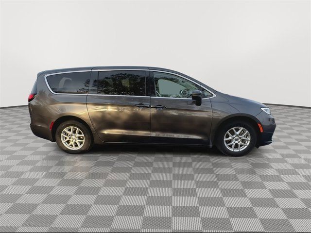 2023 Chrysler Pacifica Touring-L