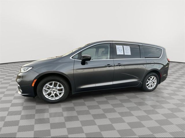 2023 Chrysler Pacifica Touring-L