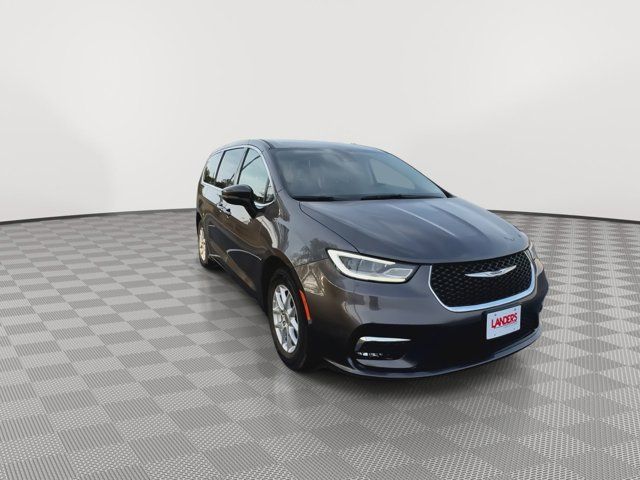 2023 Chrysler Pacifica Touring-L