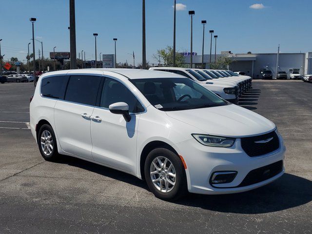 2023 Chrysler Pacifica Touring-L
