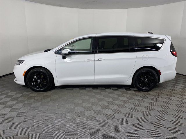 2023 Chrysler Pacifica Touring-L