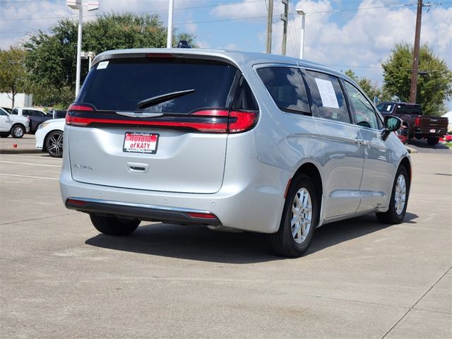 2023 Chrysler Pacifica Touring-L