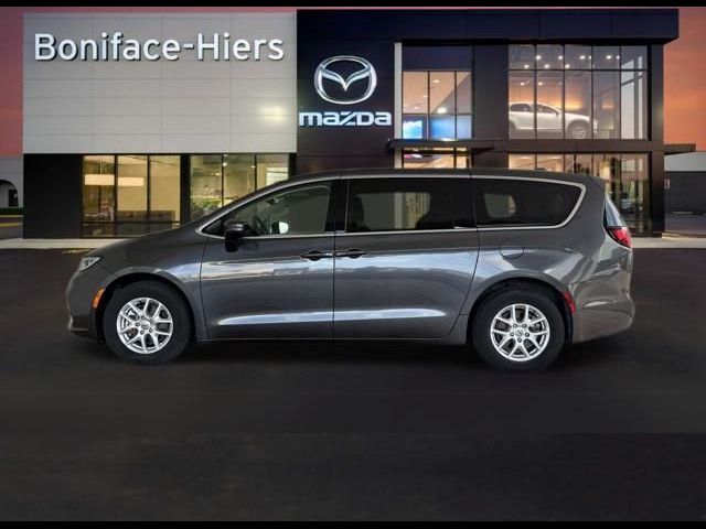 2023 Chrysler Pacifica Touring-L