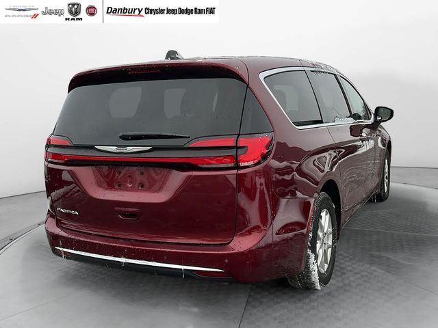 2023 Chrysler Pacifica Touring-L