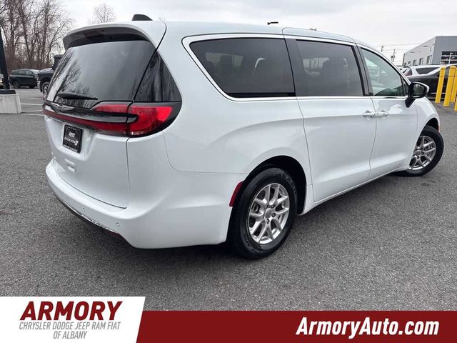 2023 Chrysler Pacifica Touring-L
