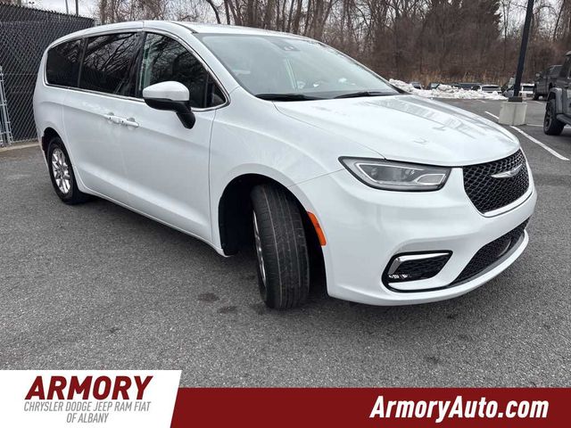 2023 Chrysler Pacifica Touring-L