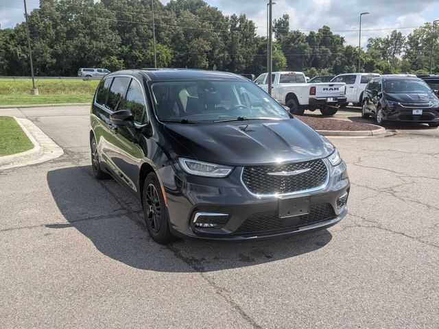 2023 Chrysler Pacifica Touring-L
