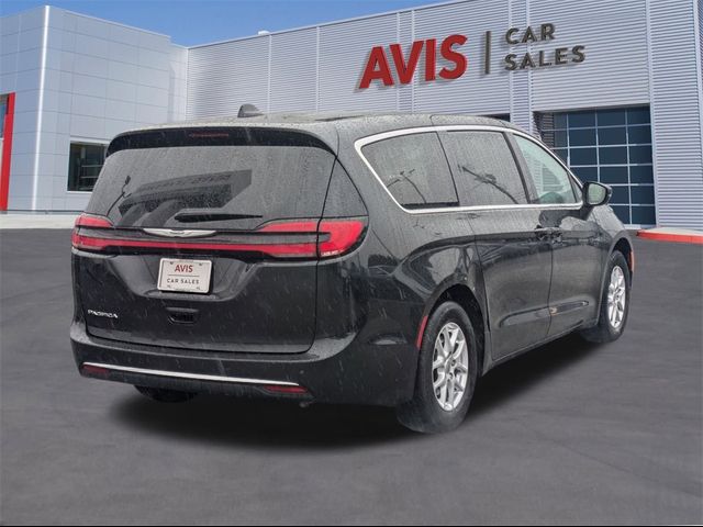 2023 Chrysler Pacifica Touring-L