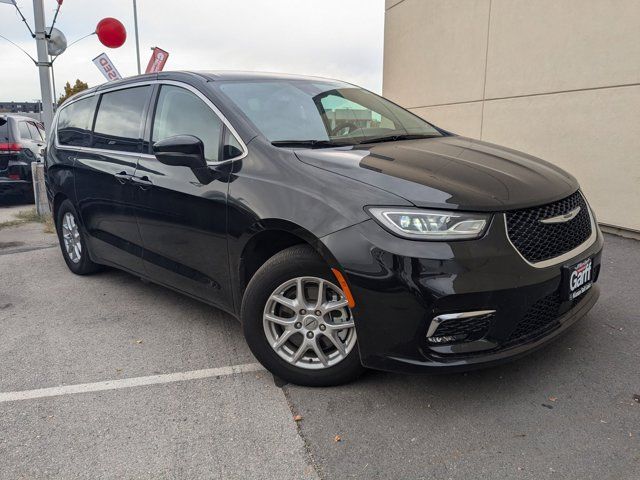 2023 Chrysler Pacifica Touring-L