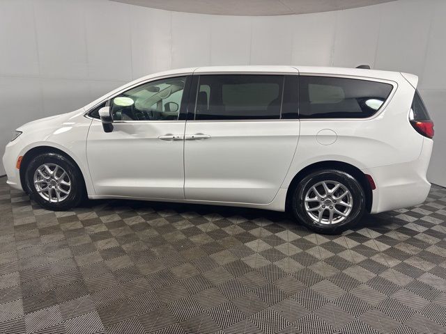 2023 Chrysler Pacifica Touring-L