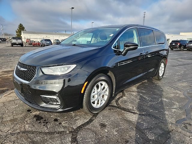 2023 Chrysler Pacifica Touring-L