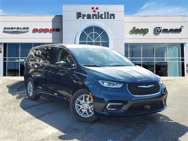 2023 Chrysler Pacifica Touring-L