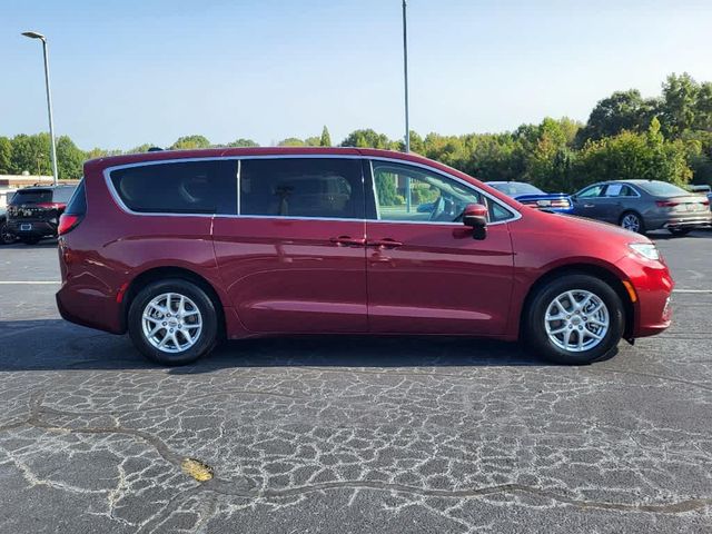 2023 Chrysler Pacifica Touring-L