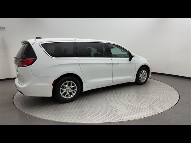 2023 Chrysler Pacifica Touring-L