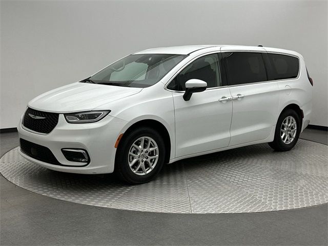 2023 Chrysler Pacifica Touring-L