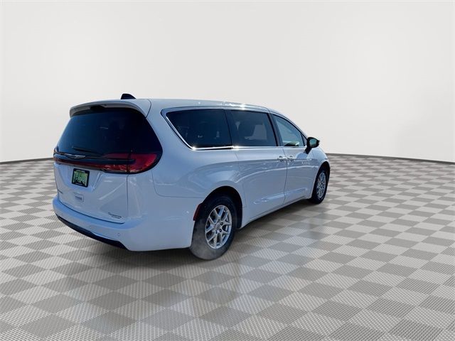 2023 Chrysler Pacifica Touring-L