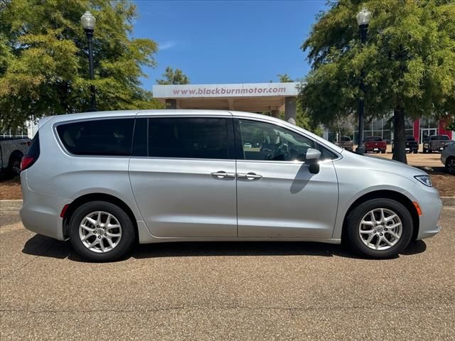 2023 Chrysler Pacifica Touring-L