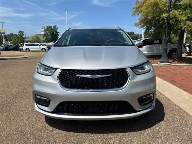 2023 Chrysler Pacifica Touring-L