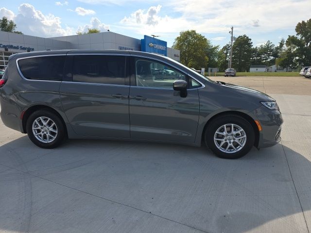 2023 Chrysler Pacifica Touring-L