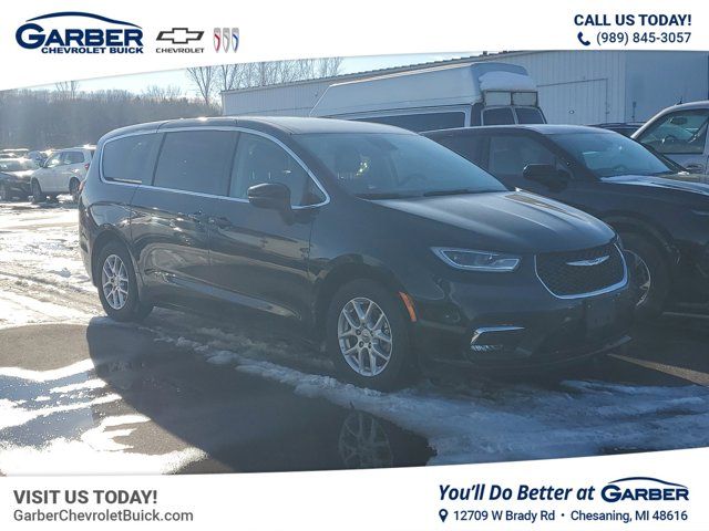 2023 Chrysler Pacifica Touring-L