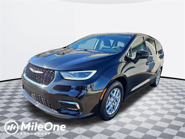 2023 Chrysler Pacifica Touring-L