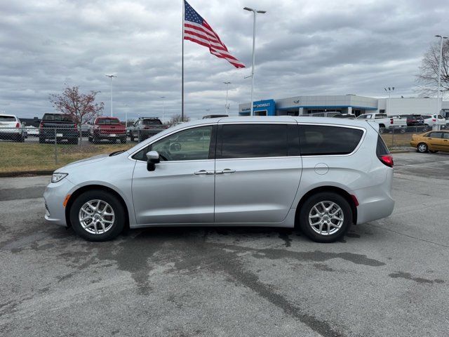 2023 Chrysler Pacifica Touring-L