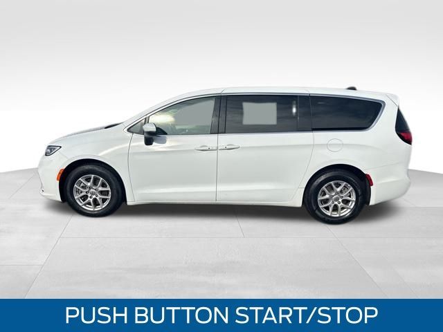 2023 Chrysler Pacifica Touring-L