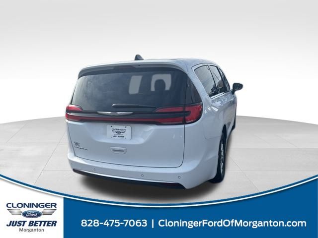 2023 Chrysler Pacifica Touring-L