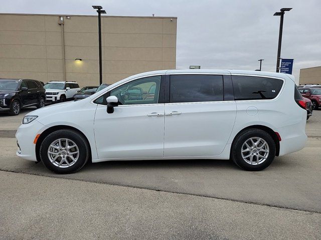 2023 Chrysler Pacifica Touring-L