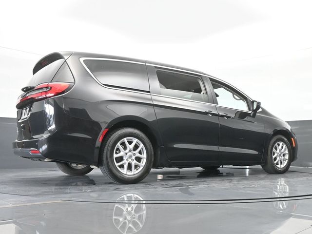 2023 Chrysler Pacifica Touring-L