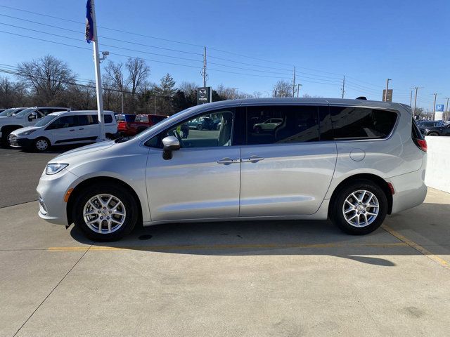 2023 Chrysler Pacifica Touring-L