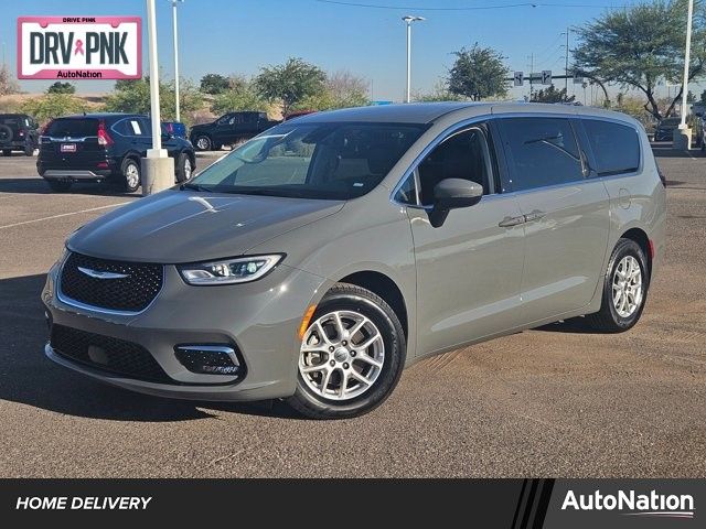 2023 Chrysler Pacifica Touring-L