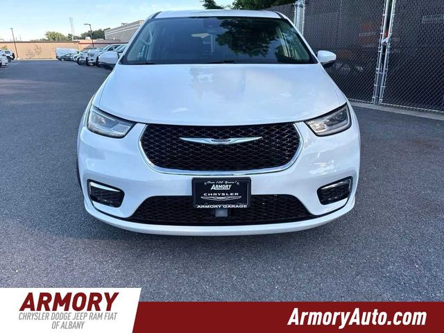 2023 Chrysler Pacifica Touring-L