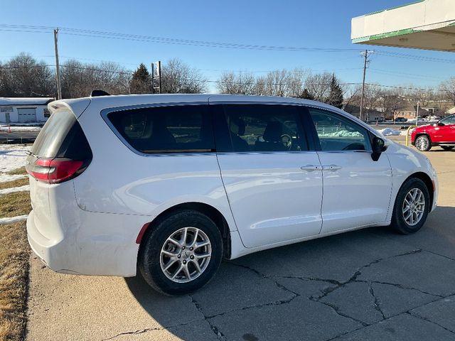 2023 Chrysler Pacifica Touring-L