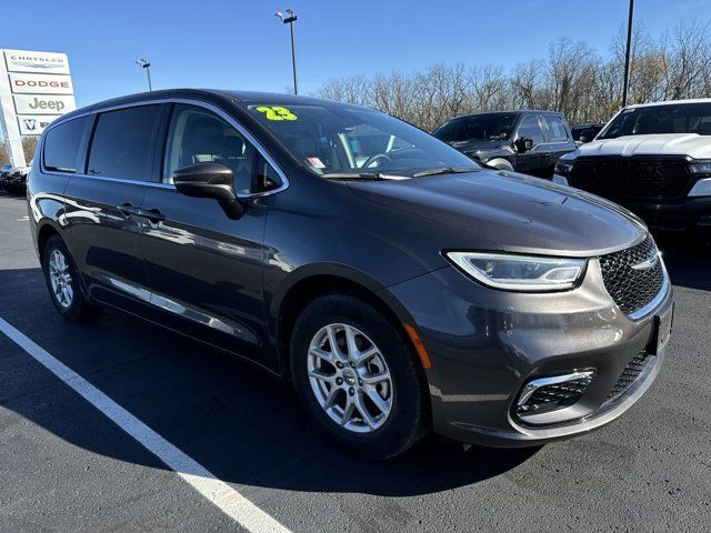 2023 Chrysler Pacifica Touring-L