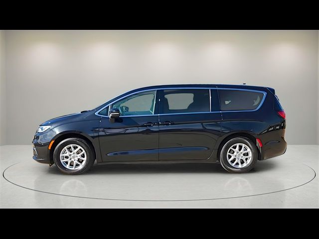 2023 Chrysler Pacifica Touring-L