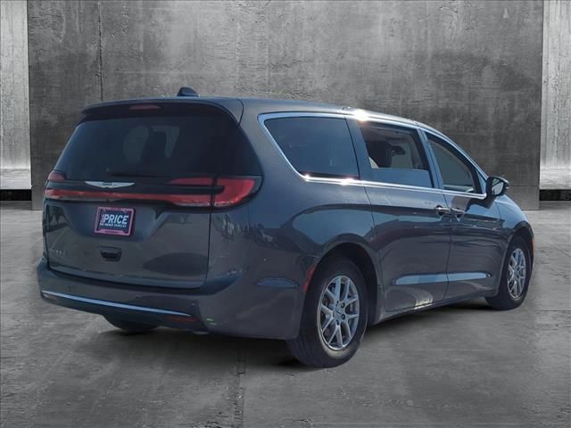 2023 Chrysler Pacifica Touring-L