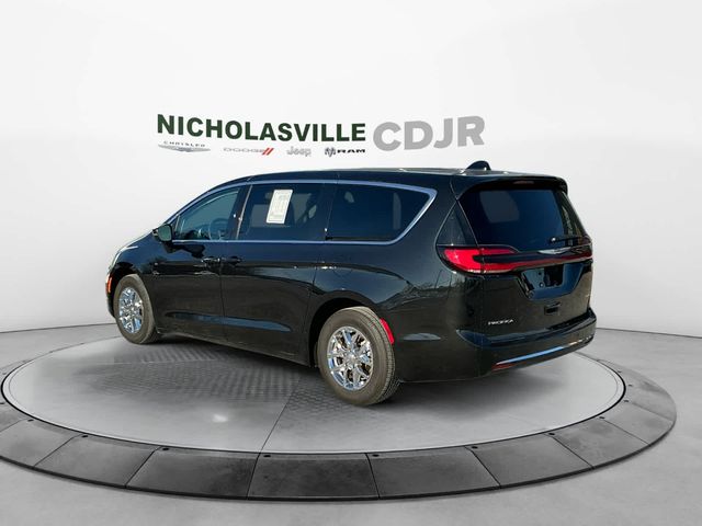 2023 Chrysler Pacifica Touring-L