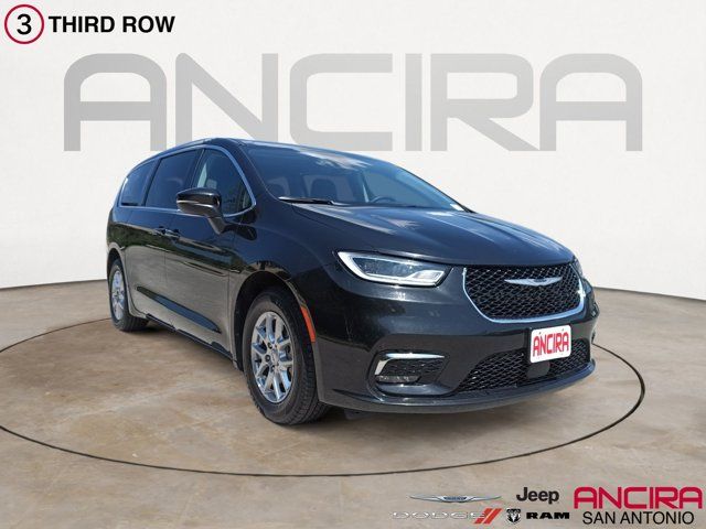 2023 Chrysler Pacifica Touring-L