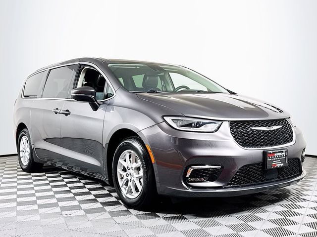 2023 Chrysler Pacifica Touring-L