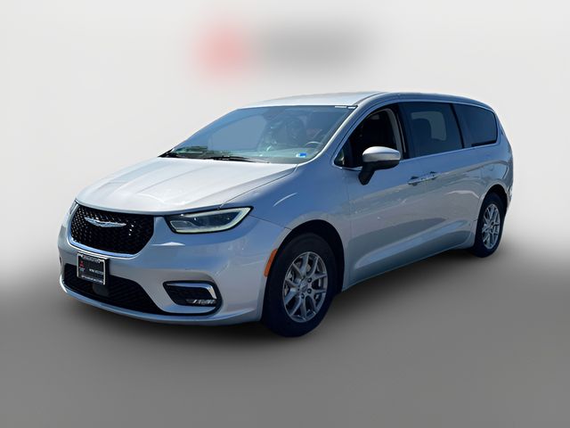 2023 Chrysler Pacifica Touring-L