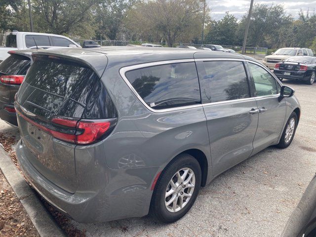 2023 Chrysler Pacifica Touring-L