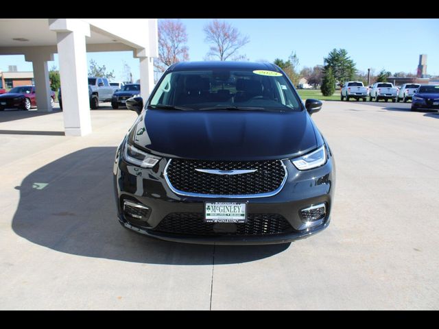 2023 Chrysler Pacifica Touring-L