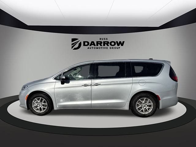 2023 Chrysler Pacifica Touring-L