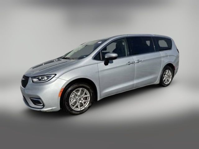 2023 Chrysler Pacifica Touring-L