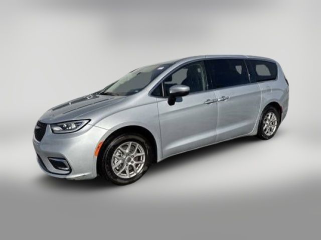 2023 Chrysler Pacifica Touring-L