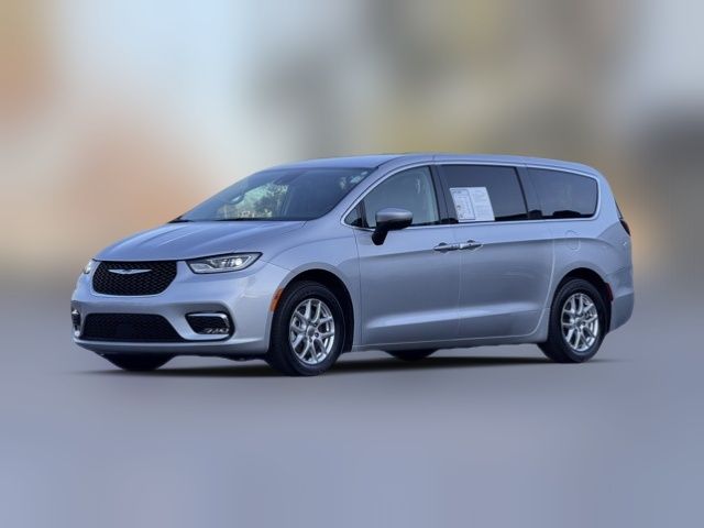 2023 Chrysler Pacifica Touring-L