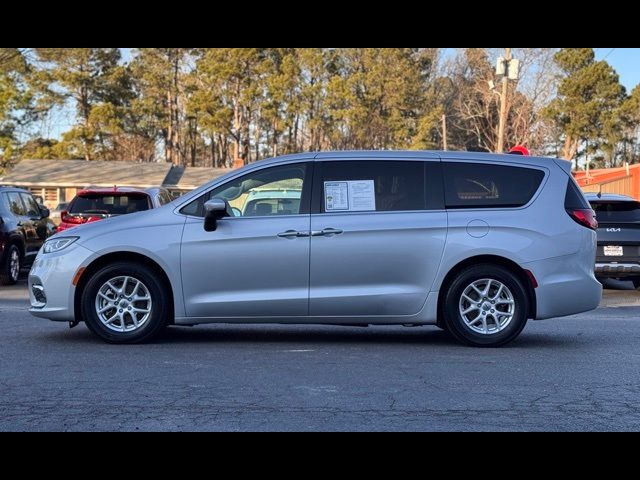 2023 Chrysler Pacifica Touring-L