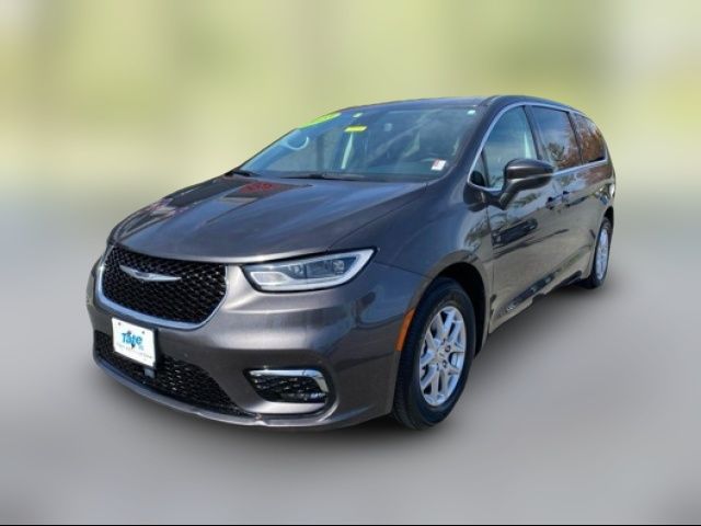 2023 Chrysler Pacifica Touring-L